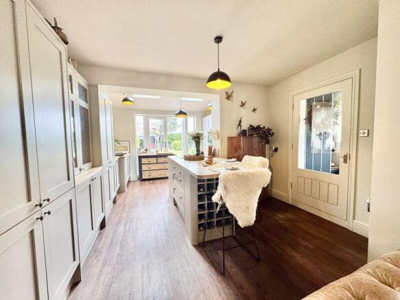 Fitted kitchen