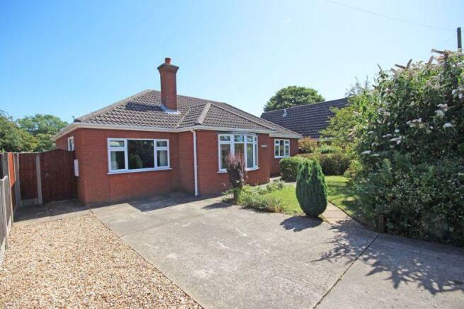 3 bedroom detached bungalow for sale in Jubilee Road, North Somercotes ...