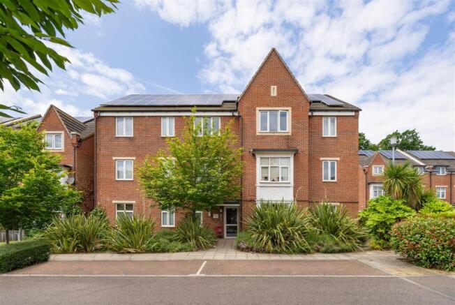 Robinson Court-3.jpg