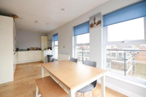 Crown Street, Brentwood