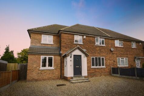 Larchwood Gardens, Pilgrims Hatch, Brentwood