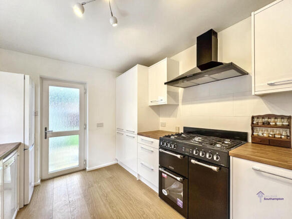 3 bed bungalow for sale Archery Grove, Southampto