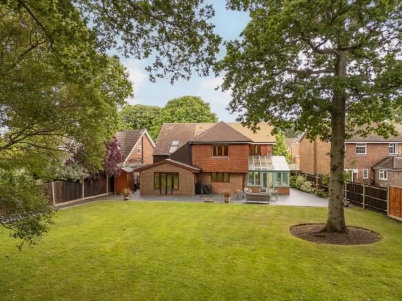 Quiet Cul-De-Sac Location