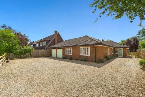 Pelican Road, Pamber Heath, Tadley, Hampshire, RG26