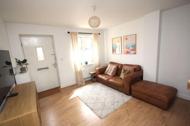 Sitting room to front door