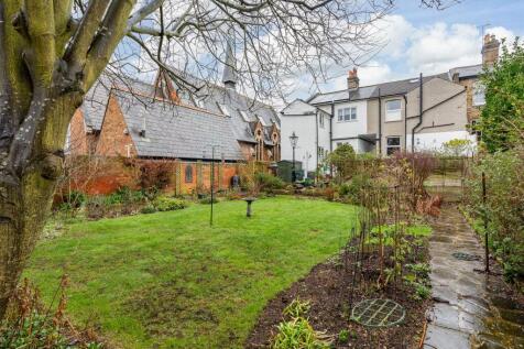 New Road, Ware, SG12