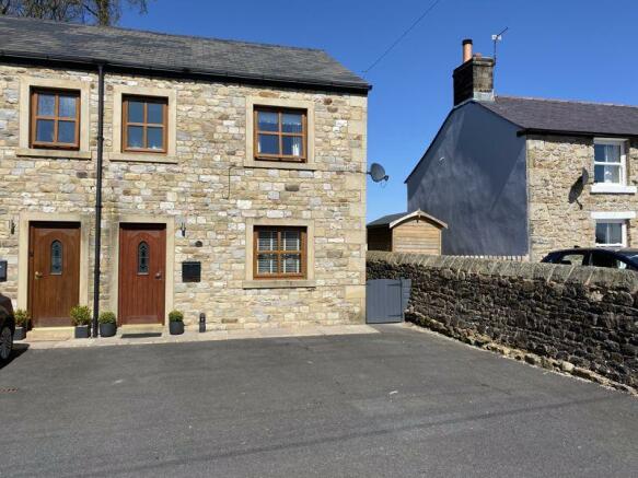 3 bedroom cottage for sale in Smithy Row, Hurst Green, Clitheroe, BB7