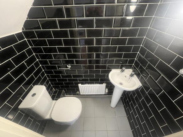 Cloakroom/wc