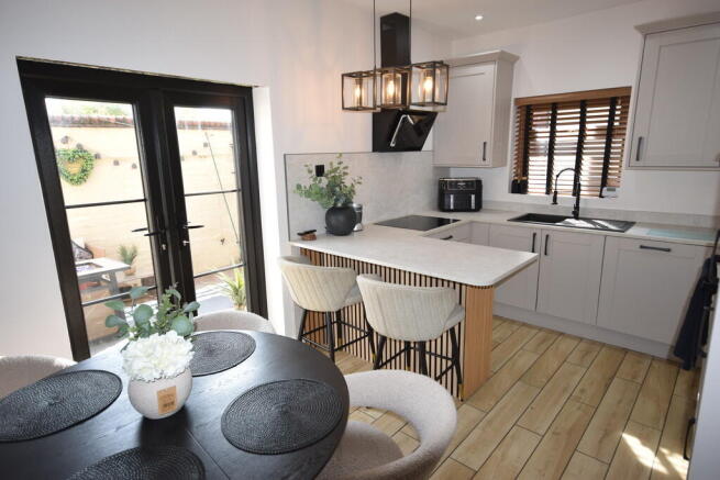 KITCHEN/DINER
