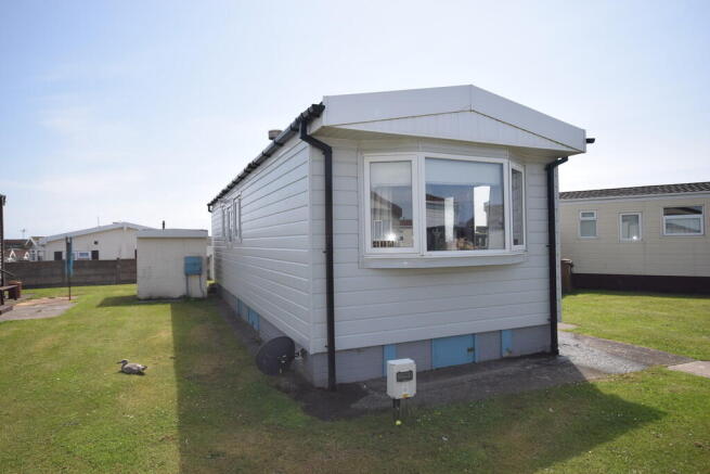 BAY WINDOW LOUNGE...