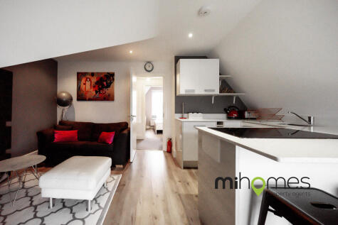 Beaconsfield Road, London, N11