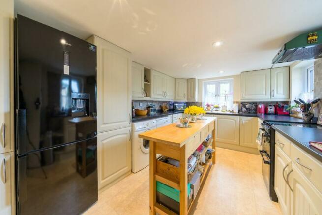 16 Church Road KITCHEN - Real estate photography b