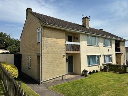 Garden apartment offering exceptional value for money in Felton village