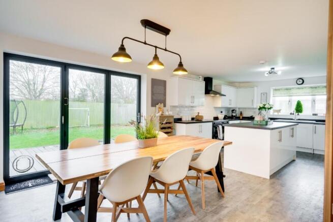 3 - kitchen diner.jpg