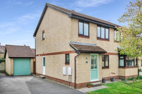 Immaculately presented three bedroom home in Yatton's North End