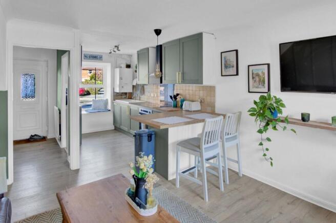 3 - kitchen.jpg