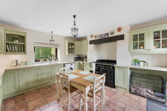 3 - kitchen breakfast room.jpg