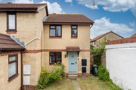 Two bedroom end of terrace house, ideally situated for access to Yatton's mainline railway station