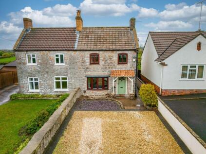 Charming stone built cottage, backing onto open countryside