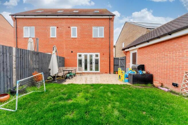 2 - rear garden.jpeg