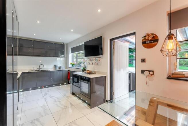 3 - kitchen diner.jpg