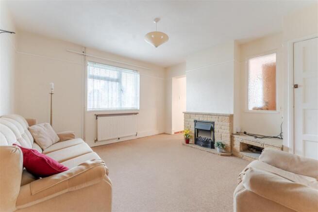 10 Court Ave Yatton BS49 4EP 14.jpg