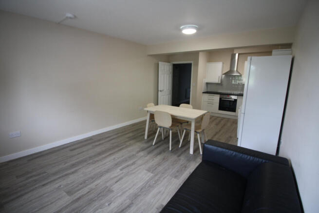 Student Flat ¿ 2 Double Bedrooms ¿ Close to S