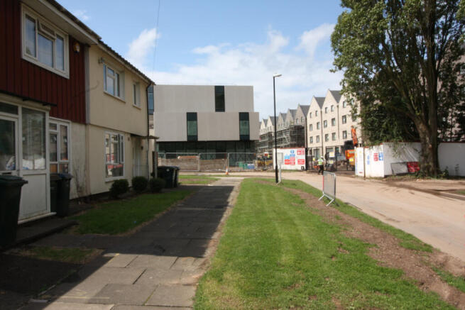 AVAILABLE NOW 3 bed semi-detached house to ren