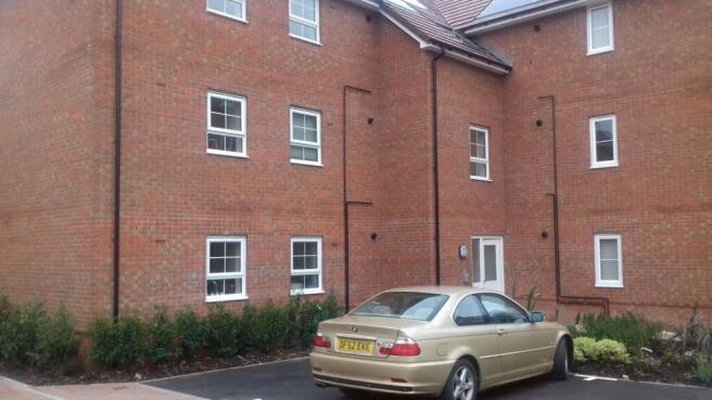 AVAILABLE FOR ACADEMIC YEAR 2026/2027. 2 bed flat