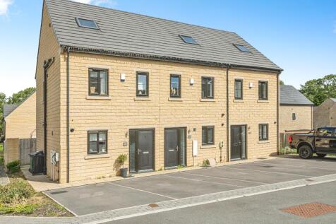 Kensington Way, Cleckheaton, BD19