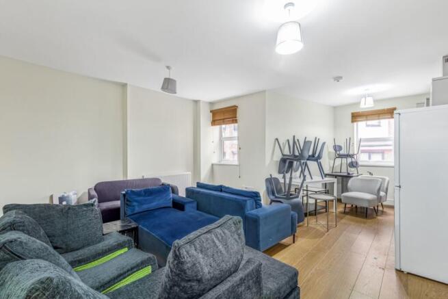 Living room/kitchen