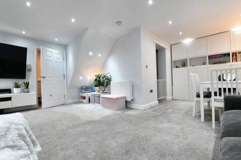 Ellerby Avenue, Swinton, M27