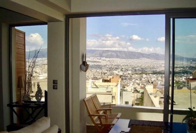 2 - For sale Apartment of 111 sq.meters in Athens.
