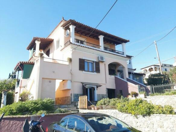 Detached house 345 m² in Corfu - 1