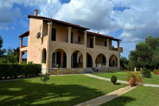 Detached house 260 m² in Corfu - 2