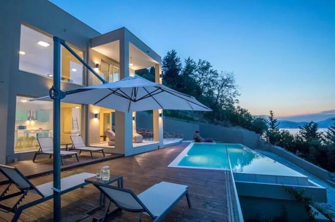 Villa 200 m² in Corfu - 1