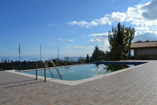 Villa 250 m² in Corfu - 1