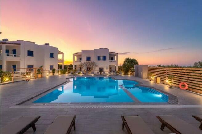 Hotel 1760 m² in Crete - 1