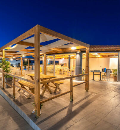 Hotel 1760 m² in Crete - 2