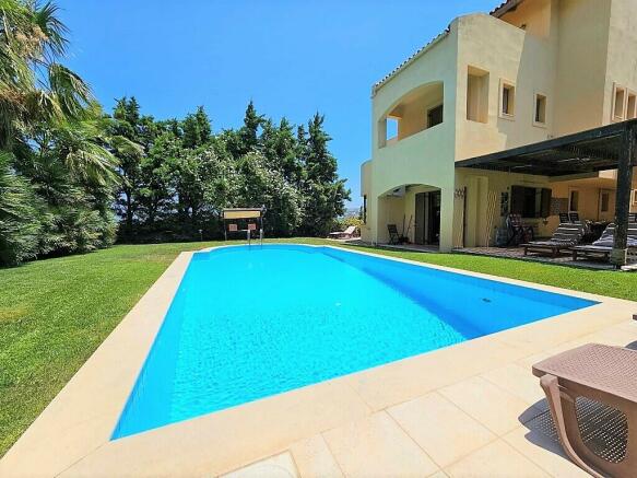 Villa 250 m² in Crete - 1