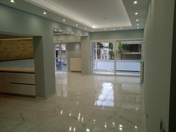 Flat 100 m² in Athens - 1