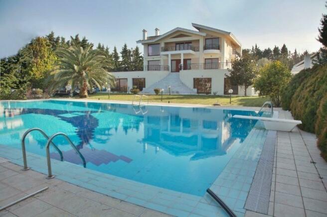 Villa 1050 m² in the suburbs of Thessaloniki - 1