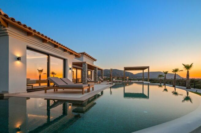 Villa 350 m² in Crete - 1