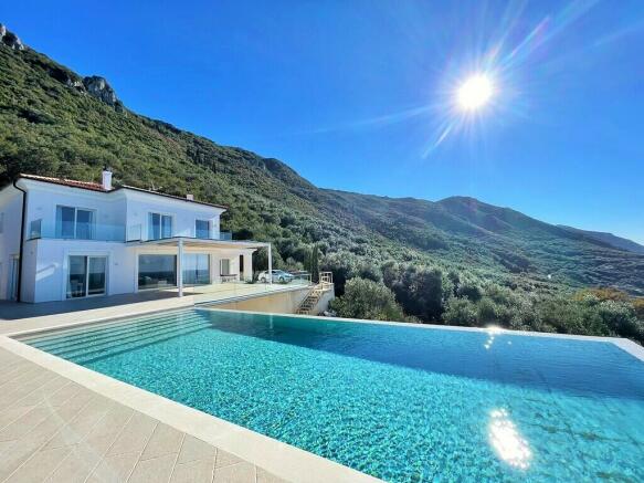 Villa 220 m² in Corfu - 1