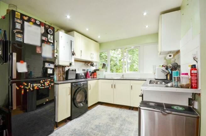 Kitchen/ Lounge Area