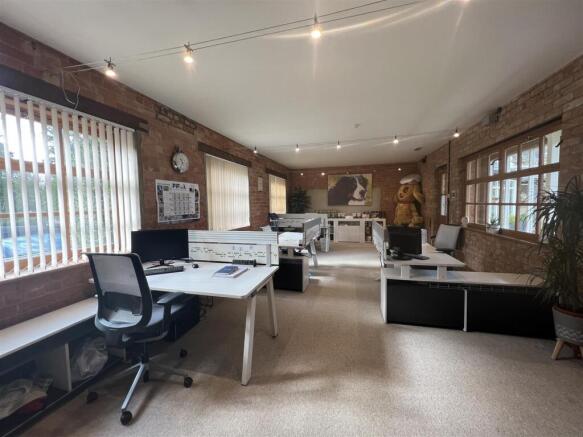 Office 8 Landscape.jpg