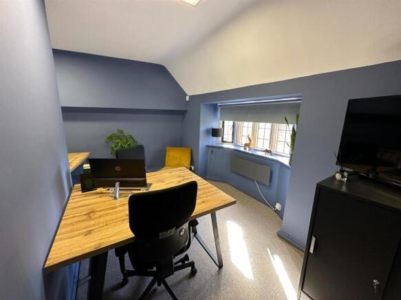 WhatsApp Image 2025-03-11 at 12.34.00_9efddfe8.jpg