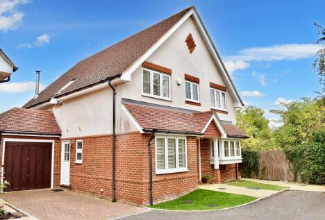 Kelmscott Place, Ashtead, KT21