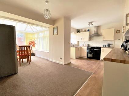 Highgate Lane, Goldthorpe, Rotherham, S63 9BA