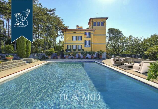 8 bedroom villa for sale in Tuscany Arezzo Arezzo Italy